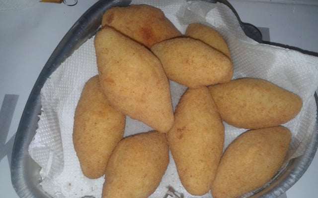 Bolinho de mandioca com carne seca