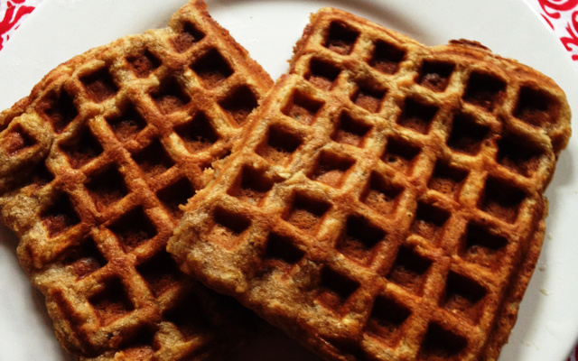 Waffle de bolo de banana fácil