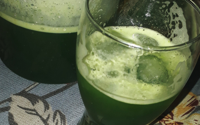Suco de couve com limão
