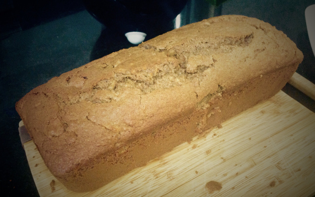 Bolo integral de maçã, canela e aveia