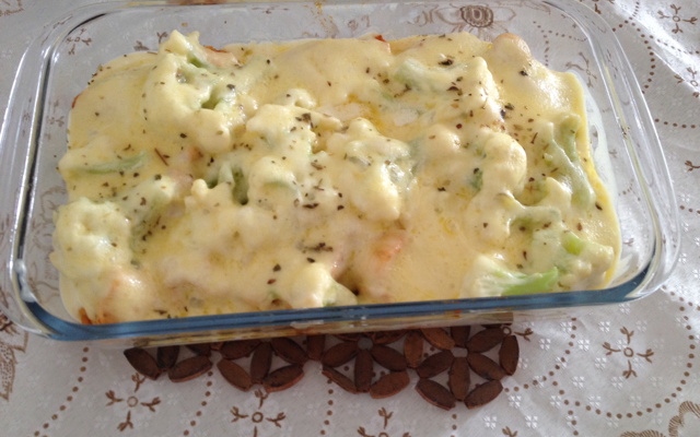 Frango com couve flor ao molho branco