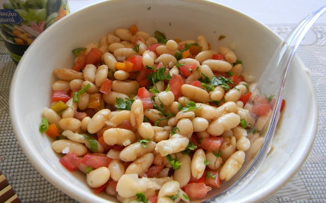 Salada de feijão branco