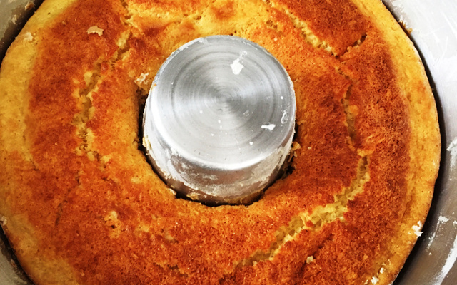 Bolo fubá cremoso com coco