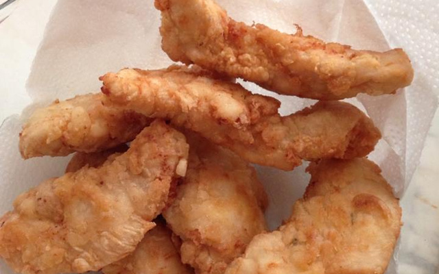 Frango empanado com maionese