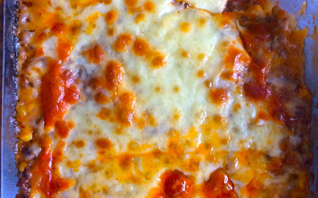 Escondidinho de requeijão com carne moída