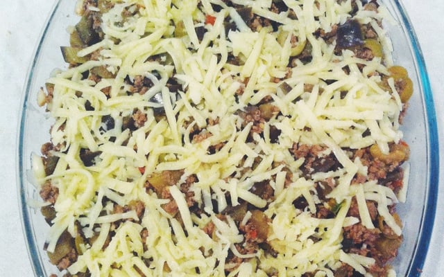 Berinjela com carne moída