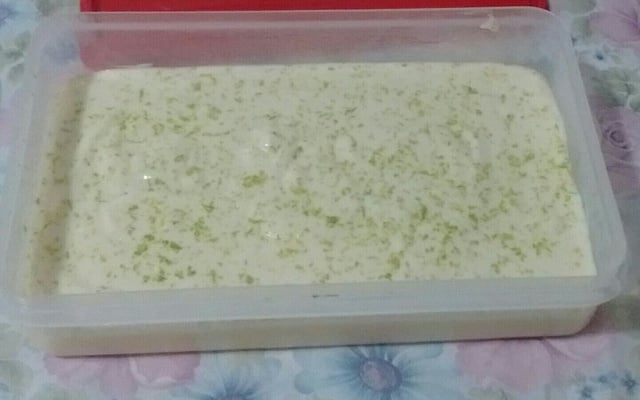 Mousse de limão com leite em pó