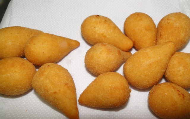 Coxinha de batata e trigo
