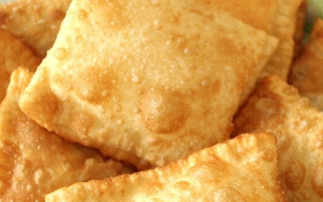 Massa pastel de feira com apenas 3 ingredientes 