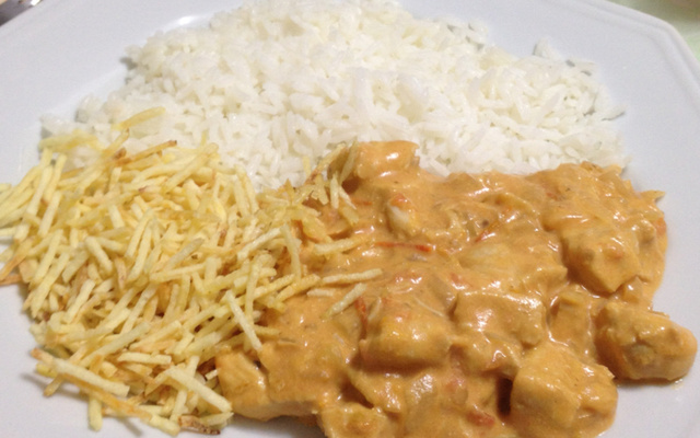 Strogonoff de frango fácil