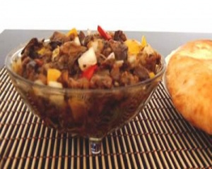 Antepasto delicioso de berinjela