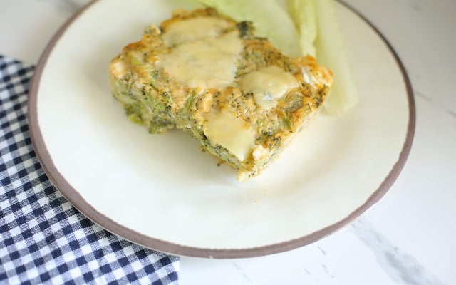 Torta lowcarb de frango e brócolis