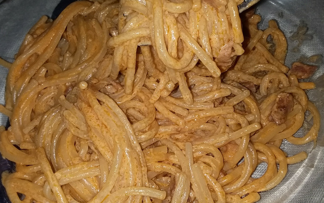 Macarrão com linguiça fácil 