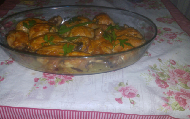 Coxa e sobrecoxa de frango assado