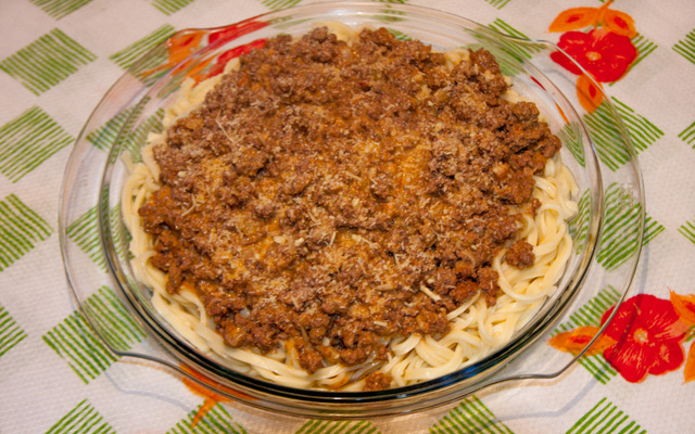 Talharim à bolonhesa com creme de leite