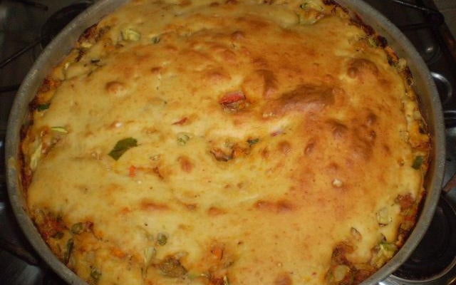 Torta salgada de sardinha e legumes