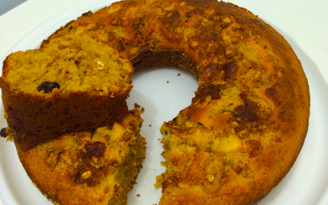 Bolo de granola e maçã