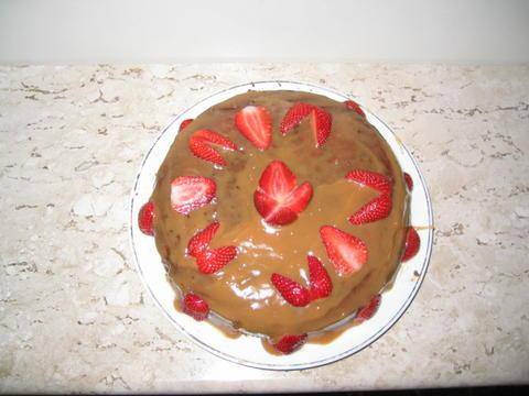 Bolo de chocolate com morango