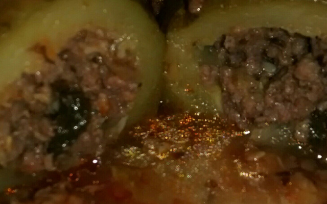 Abobrinha recheada com carne moída