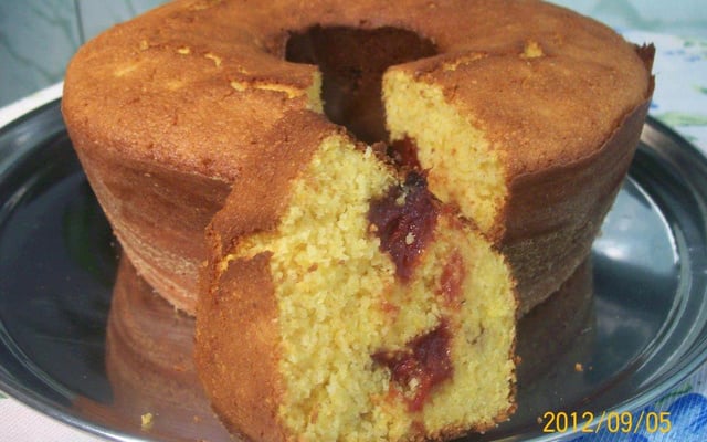 Bolo de milharina (flocos de milho pré-cozidos)