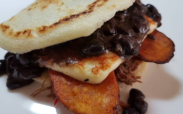 Arepa Pabellón (Receita Venezuelana )