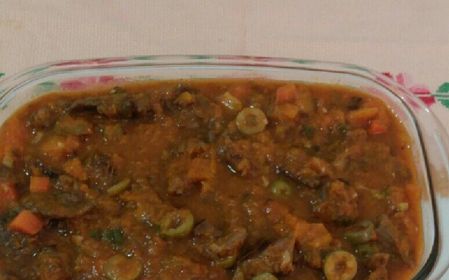 Carne saborosa com abóbora e cenoura