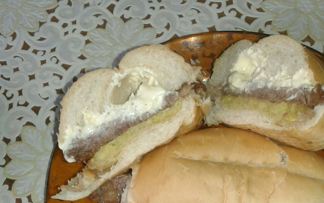 Philly Cheesesteak (Sanduiche de Bife e Queijo)