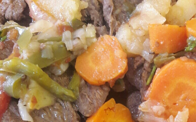 Bife fácil na panela de pressão