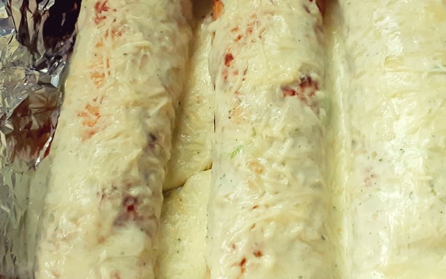 Panqueca da Cris ao molho branco