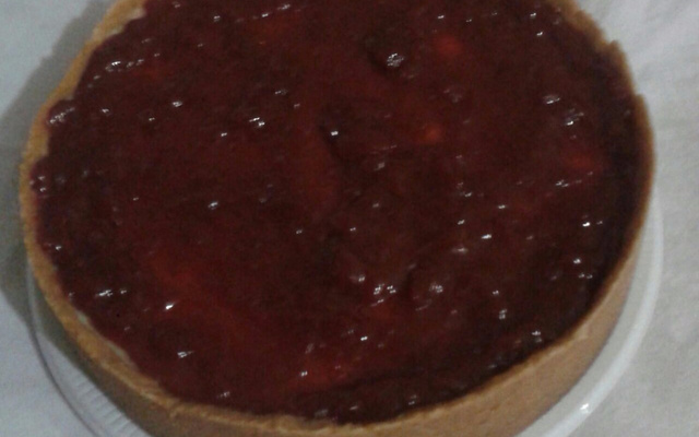 Torta cheesecake com ricota e goiabada