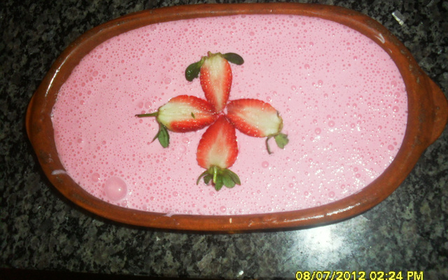 Maria-mole com creme de morango