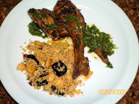 Carré de cordeiro com cuscuz Marroquino