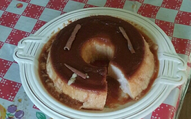 Pudim de pão com leite condensado