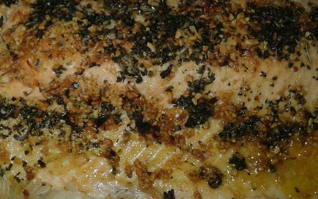 Salmão assado à provençal