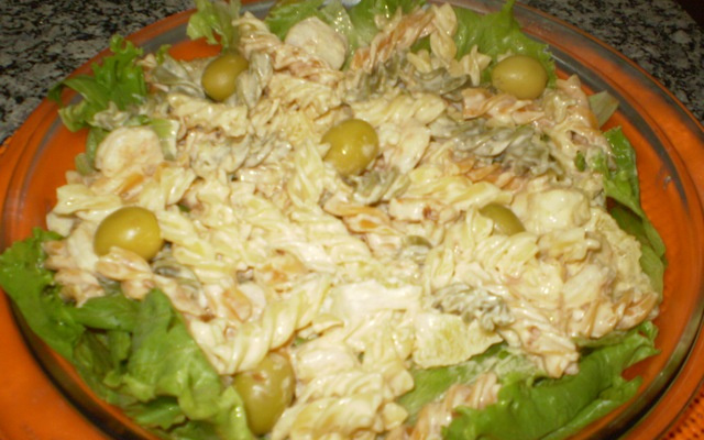 Salada de macarrão Acioly