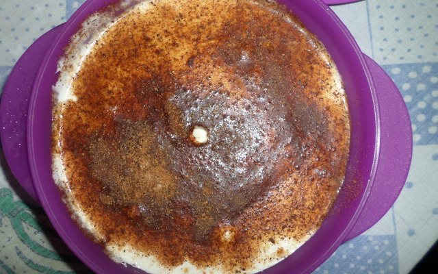 Bananas fritas com canela, açúcar e creme de leite