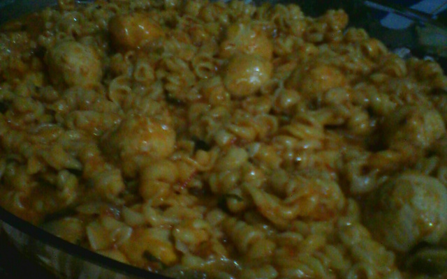 Macarrão com almôndegas fácil