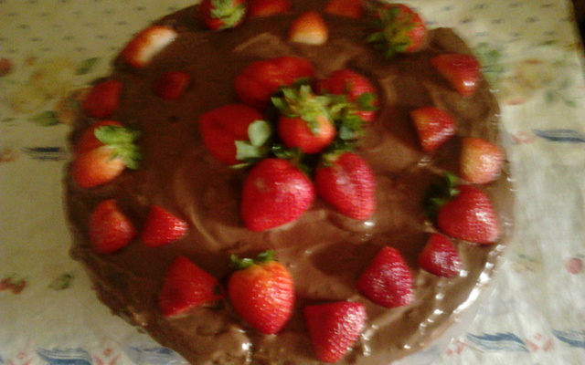 Bolo de chocolate com morango