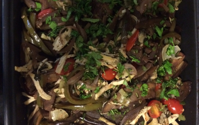 Salada de berinjela picante e deliciosa