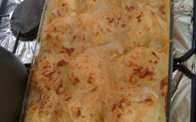 Torta de frango com surpresa de queijo