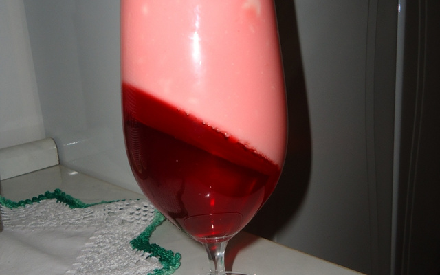 Gelatina com creme rosado