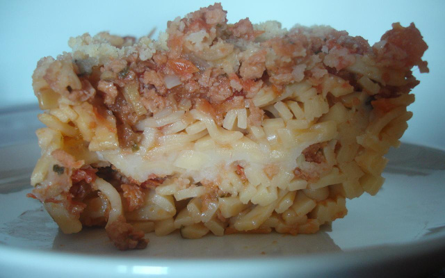 Talharim à bolonhesa vegetariano de forno