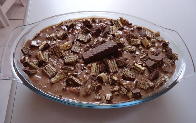 Sorvete de chocolate com ameixa preta