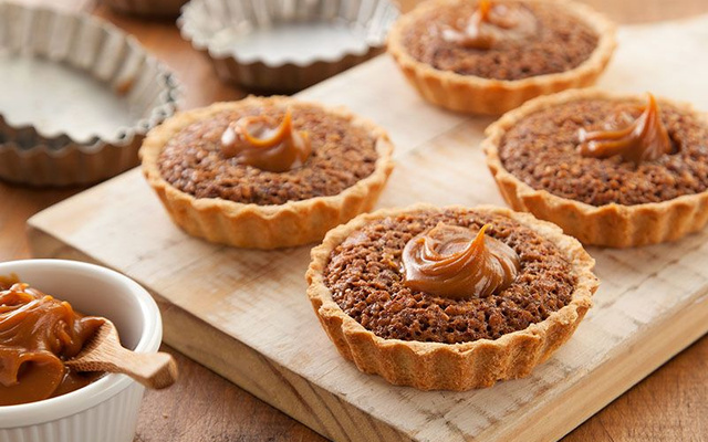 Torta de amendoim com doce de leite