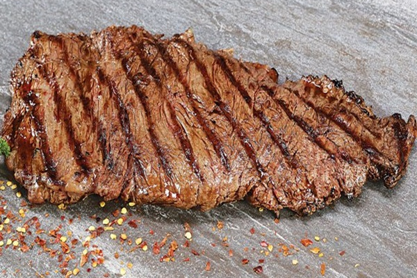 Fraldinha na grelha com molho de mostarda