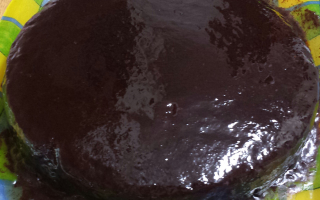 Bolo de cenoura fofinho com cobertura crocante do tio Marcão