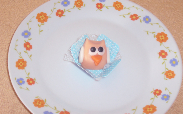 Docinhos modelados com leite ninho e leite condensado