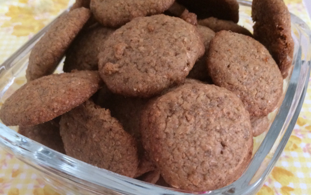 Biscoito de gengibre com açúcar mascavo