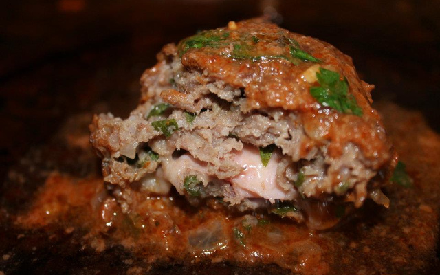 Polpetone assado e recheado