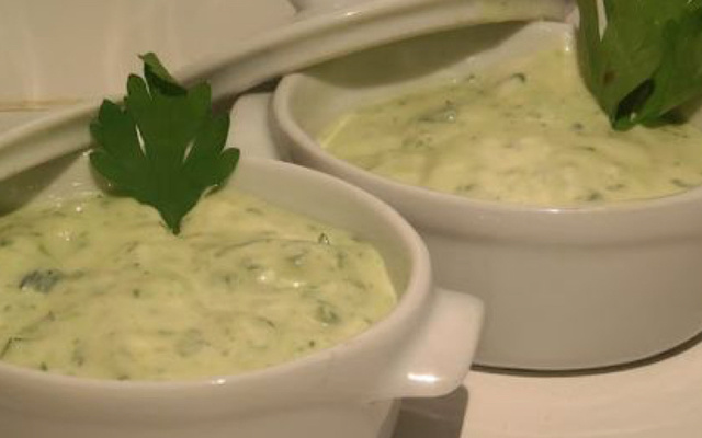 Patê de alho com cheiro verde